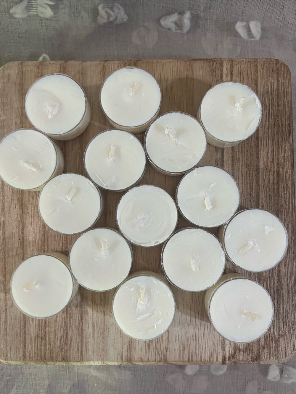 15 white tea light candles